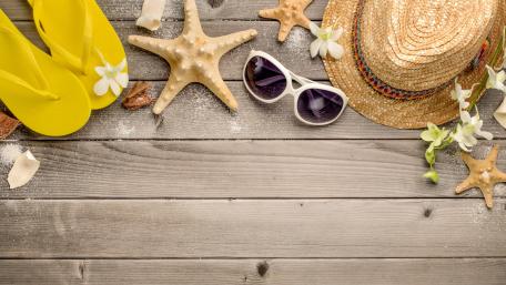 Summer Vibes on Wood Planks wallpaper