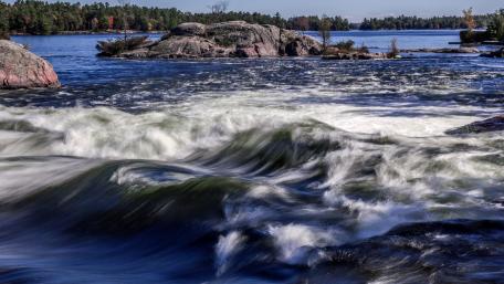 Majestic Waves of Nature's Serenity wallpaper