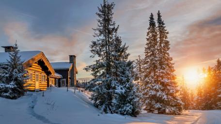 Cozy Cottage in Winter Wonderland wallpaper
