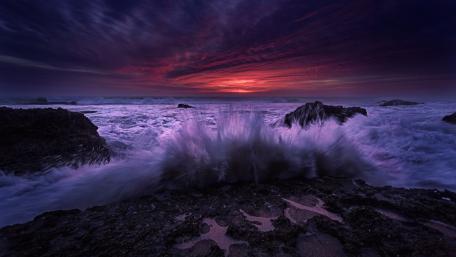 Twilight Waves Crash at Dusk wallpaper