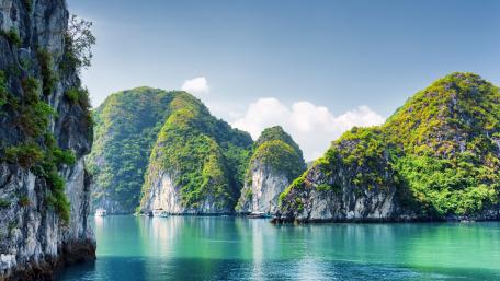 Ha Long Bay, Vietnam wallpaper
