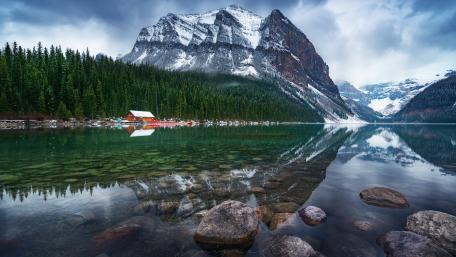 Lake Louise, Banff National Park wallpaper