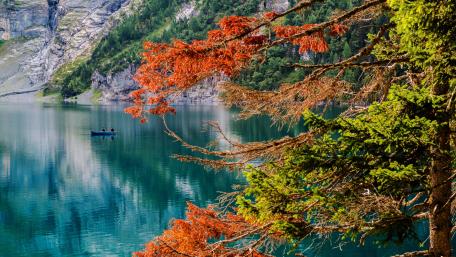 Oeschinen Lake wallpaper
