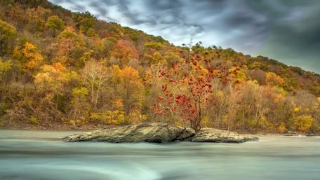 Serene Autumn River Landscape wallpaper
