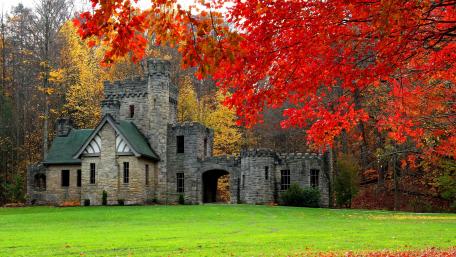 Squire's Castle wallpaper