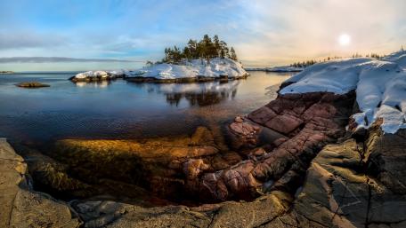 Winter Serenity in Nature Scene wallpaper