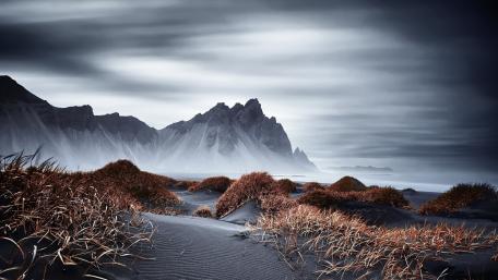 Vestrahorn Mountain wallpaper