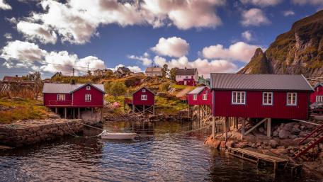 Red houses wallpaper