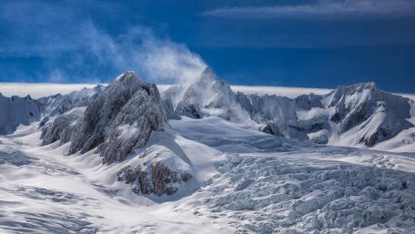 Snowy mountain in New Zealand wallpaper