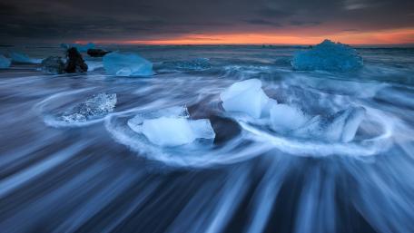 Serenity of Ice on a Seaside Dawn wallpaper