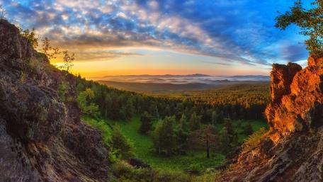 Majestic Valley at Sunset Glow wallpaper