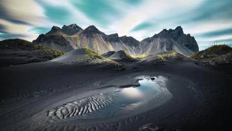 Vestrahorn Mountains wallpaper