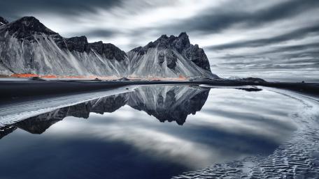 Vestrahorn reflection wallpaper