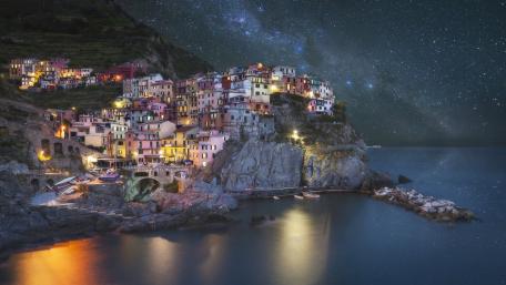 Manarola and Milky Way wallpaper