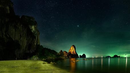 Green Night wallpaper