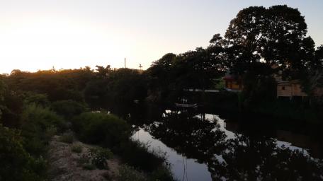 Serene River Reflection at Dusk wallpaper