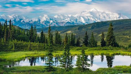 Majestic Mountain Reflections in Nature's Serenity wallpaper