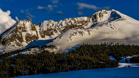 Majestic Winter Mountain Landscape wallpaper
