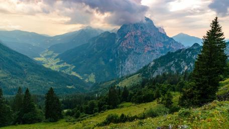 Majestic Mountain Valley Viewing Experience wallpaper
