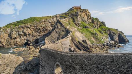 Gaztelugatxe islet wallpaper