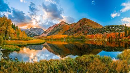 Autumn Serenity by the Lake wallpaper