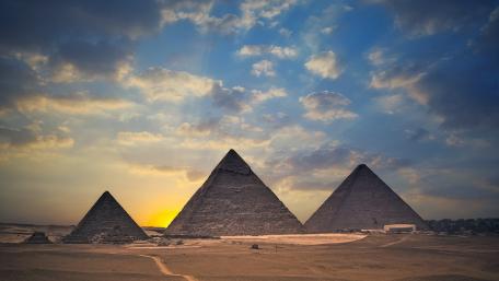Pyramids of Giza wallpaper