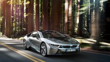 Dynamic Elegance of the BMW i8 wallpaper