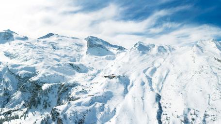 Majestic Snowy Mountain Landscape wallpaper