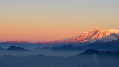 Mountain Sunrise Majesty in 4K wallpaper
