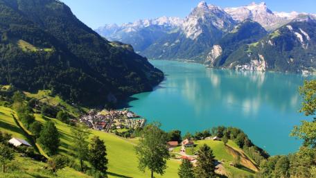 Lake Lucerne wallpaper