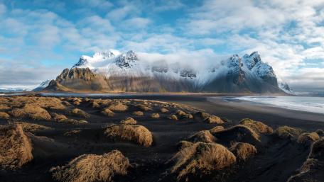 Vestrahorn Mountains (Iceland) wallpaper