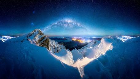 Winter's Majesty Under Starlit Skies wallpaper
