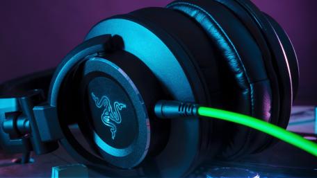 Headphones wallpaper