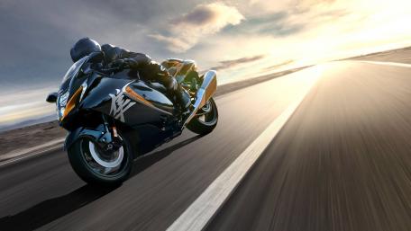 Suzuki Hayabusa on road wallpaper