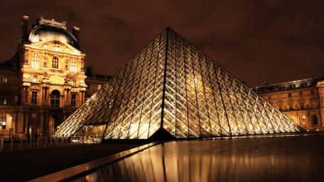 Louvre Pyramid wallpaper