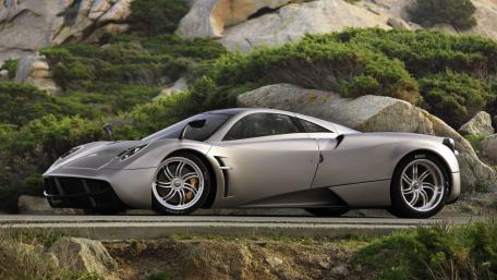 Pagani Huayra Majesty in Silver wallpaper