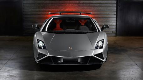 Sleek Elegance of a Lamborghini Gallardo wallpaper