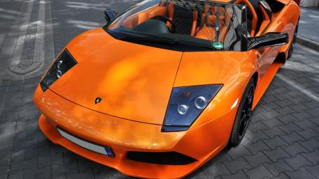 Vibrant Lamborghini Dream Car Wallpaper wallpaper