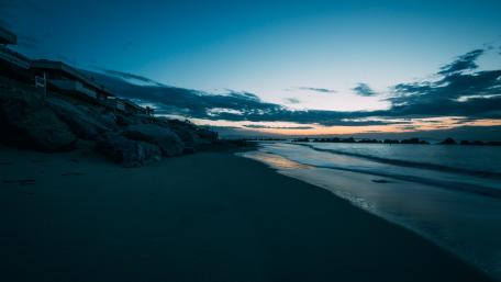 Twilight Shoreline Serenity wallpaper