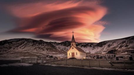 Reyniskirkja Lutheran Church wallpaper