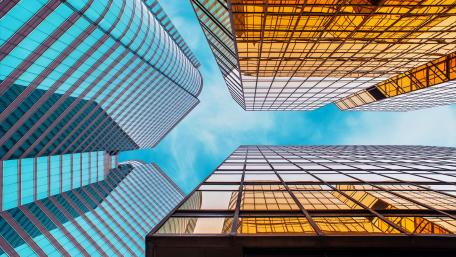 Urban Elegance in Low Angle Splendor wallpaper