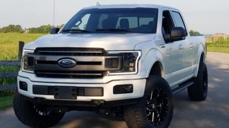 Sleek Ford F-150 Pickup Truck Wallpaper wallpaper