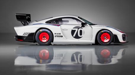 Sleek Porsche 935 Sports Car Wallpaper in 4K Resolution wallpaper