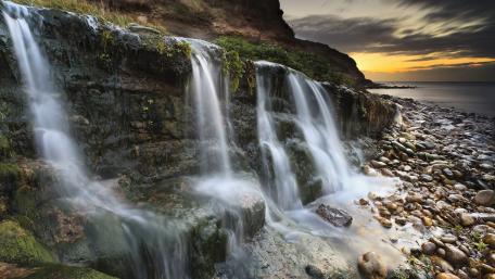 Waterfall at Osmington Mills wallpaper