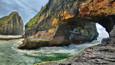 Hole In The Wall Beach, Eastern Cape wallpaper