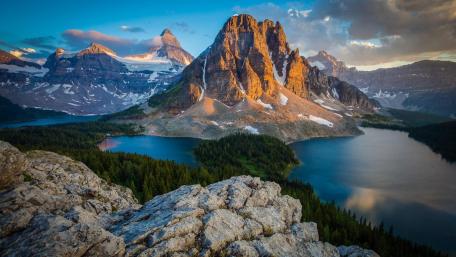Mount Assiniboine Provincial Park wallpaper