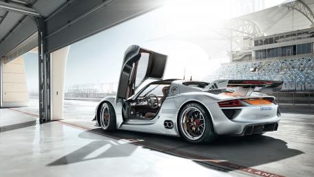 Sleek and Powerful Dream Car Wallpaper wallpaper