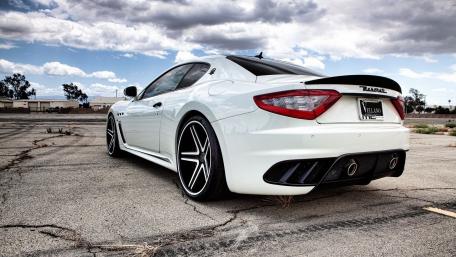 Sleek Elegance of the Maserati GranTurismo wallpaper