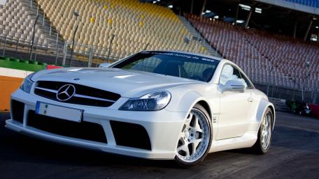 Sleek Mercedes Sports Car in Action wallpaper