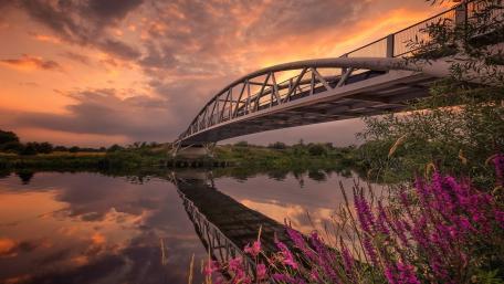 Serene Bridge Reflection at Dusk wallpaper